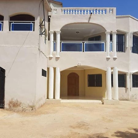Touray Guest House Old Yundum Exteriör bild