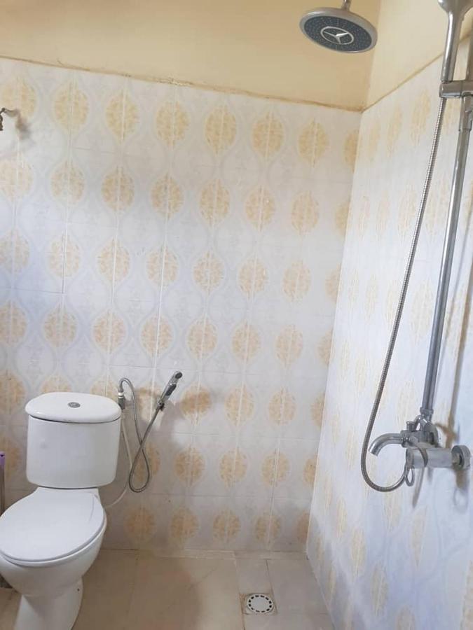 Touray Guest House Old Yundum Exteriör bild